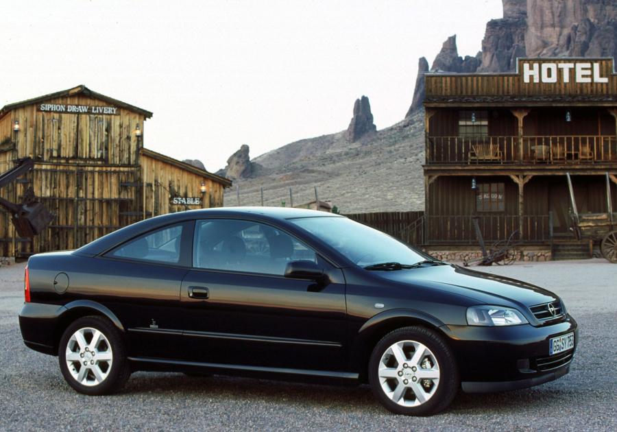  Opel Astra Coupe (G) 2000 года  (фото 10 из 42)
